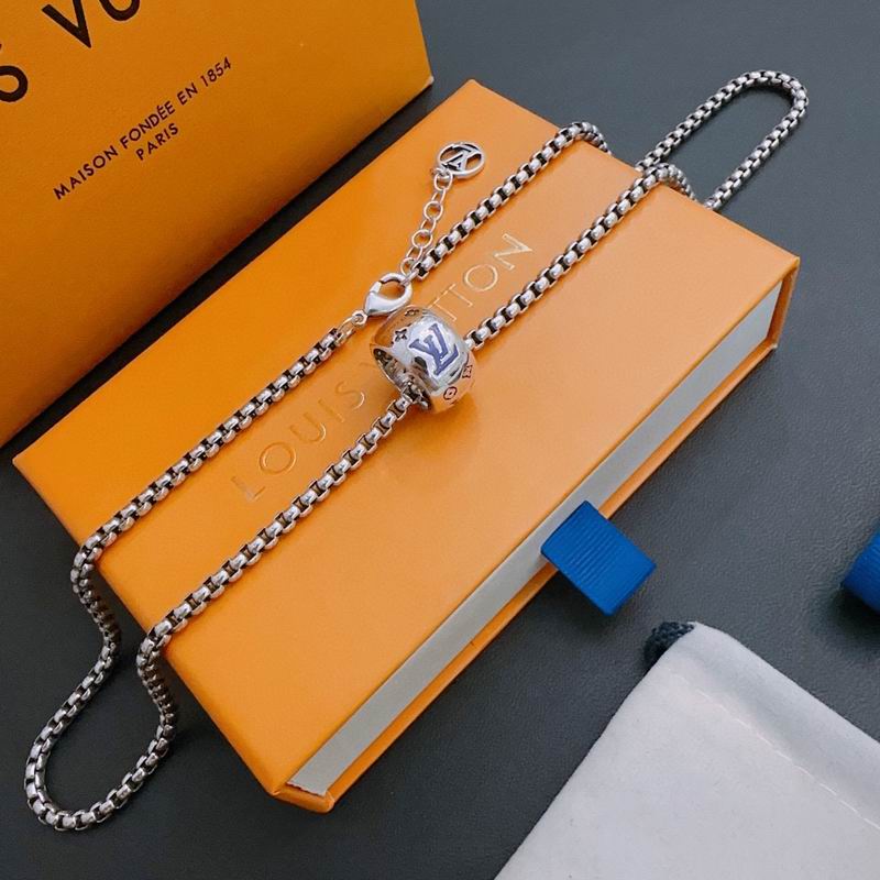 LV Necklace 02lyr114